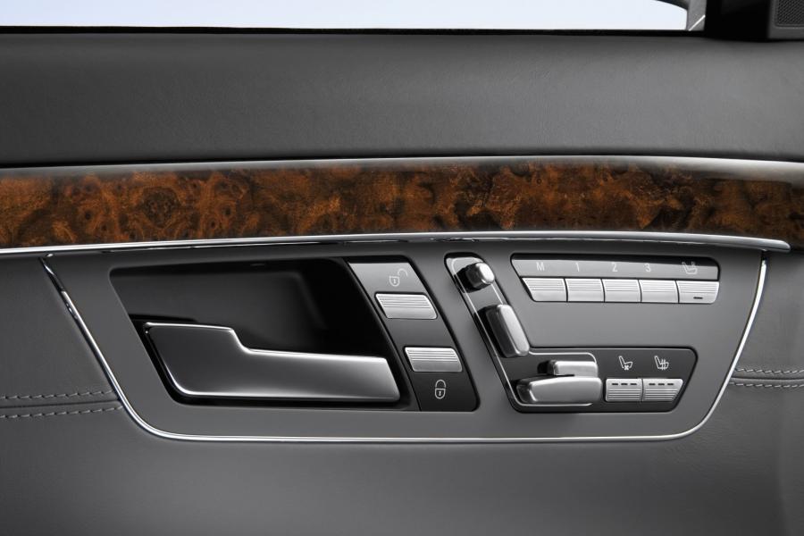  Mercedes-Benz S-Class 2007 года  (фото 401 из 414)